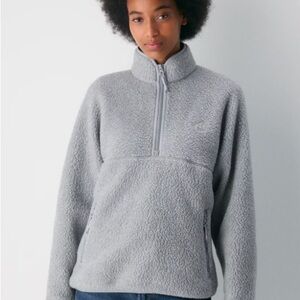 Aritzia Women's Gray Fleece 1/2 zip
